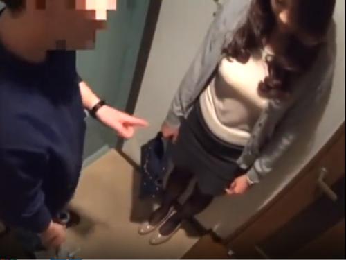 【熟女ナンパ】清楚な人妻を家に連れ込み不倫SEX!パンスト脱がされた巨乳おっぱいのむっちり美人がフェラ＆立ちバック