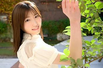 中イキ未経験のクールＪＤが初中出し生セックス！男優ピストンに感度上がりイキまくる！