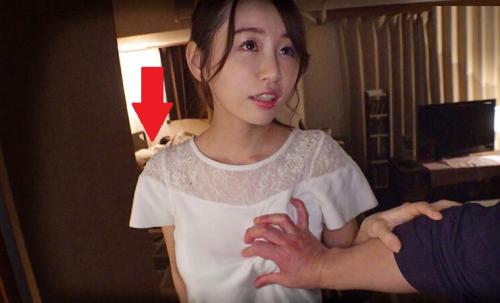 ＜坂井千晴＞『ちょっと旦那が寝ているの…』介護士の美人すぎる人妻の自宅でAV撮影！