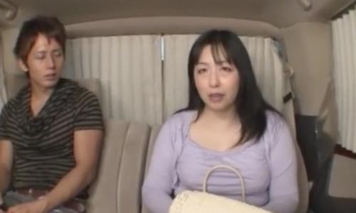 【人妻】ムチムチか弱い人妻とカーセックスでストレス解消のお手伝い♡