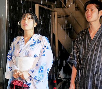 【寝取られ】ゲリラ豪雨で片思いのクラスメイトとラブホに駆け込み透けたブラに興奮してホテルで中出しセックスしてしまう！