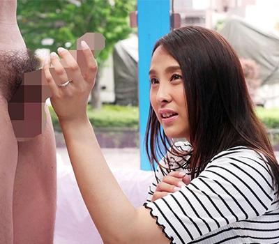【寝取られ】セックスレスのママがマジックミラー越しの旦那の目の前で他人棒を敏感マンコに突っ込まれて堕ちる！