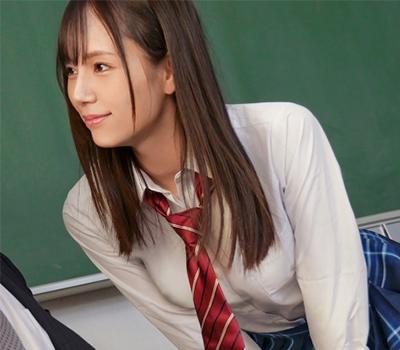 校内1可愛い女子、実はドSだった！美人な顔とは裏腹に先生の射精管理を行い生徒と教師の関係を逆転させる！