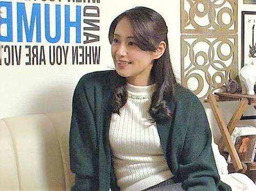 【四十路熟女】「あぁぁすごい！もっとして！」色気のある41歳の奥様がイケメンのおちんちんで不倫性交する様子を隠し撮り！