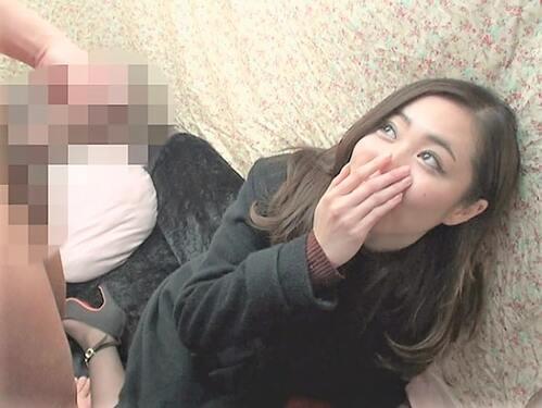 【素人ナンパ】「近くないですか？」24歳の美人な美容部員お姉さんがモテナイ君のお悩み解消のお手伝いでセックスしてしまう！