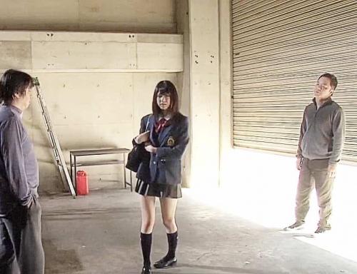 帰宅をストーカーされる制服JK美少女が廃墟に連れ込まれて放課後調教！汚部屋に連れ込まれ3Pレイプで中出し 一の瀬のの