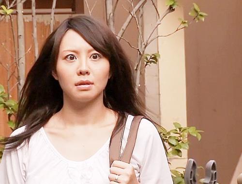 エロドラマ『なぜここに‥』夫の上司が自宅に押し入り旦那の尻拭いのために妻を試食で寝取られ拒めず激ピストン 竹内あい