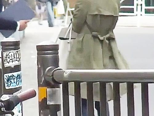 人妻ナンパ『私セレブじゃない‥』謙遜するロングヘアーの似合う黒髪美人妻が下着チェックで欲情我慢できずにカーセックス中出し