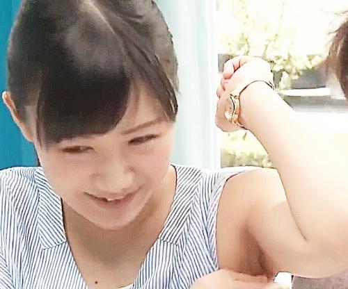 マジックミラー号『ま‥まだですか///』お嬢様感あふれる美女お姉さんがモニター脇チェックに思わず濡れて脇全開挿入激ピス