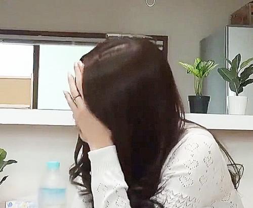 『はぁ‥』悩みを抱える美人熟女妻が黒人男性の巨根に興味津々むくむく巨大化黒棒に火遊び寝取られNTR 北条麻妃
