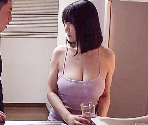 『えっ‥なに？』同居の兄嫁がムチムチ巨乳でガード緩すぎ二人きりを見計らい乳首責めから寝室連れ込みねじ込み中出しNTR