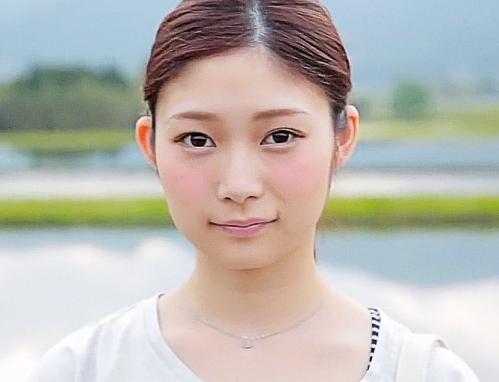 九州から上京して汚れを知らない美少女がまさかのAV出演デビュー作！乳首責めからデカチンフェラ挿入に照れ顔 香澄はるか