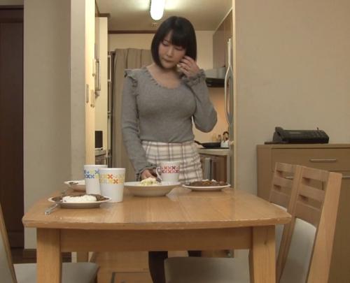 『えっ私の下着で‥』年下男子が自分の下着嗅ぎ興奮しているのを見て自分も興奮痴女に変身男喰い