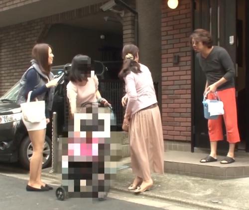 近所のママ友とやたら目があう人妻が洗車時声をかけてきて気づけば不倫寝取られNTR