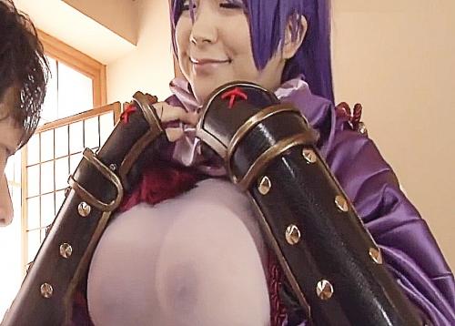 ガチのレイヤーの爆乳お姉さんの膝枕巨乳に興奮乳首責めからフェラパイズリで騎乗位馬乗りおっぱい揺らして思わず中出し