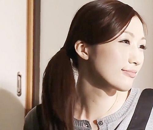 『モデルやってみる♥』甥っ子に頼まれ被写体熟女が二人きりでキスを拒めず巨乳乳首責めからバキュームフェラ不倫寝取られNTR