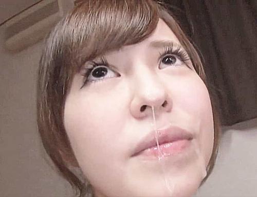 小顔で可愛いスレンダーお姉さんが下着姿で男に囲まれフェラ手コキの顔射されるも連続フェラ抜きで次々発射