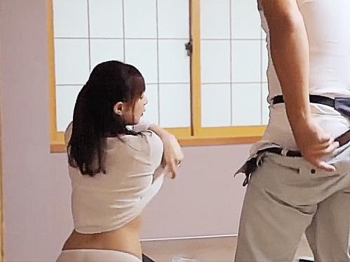 ながえスタイル『少しなら大丈夫』宅配オヤジと不倫する巨乳人妻が日中招き入れてねじ込み拘束激ピス寝取られ 成宮いろは