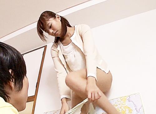 『授業始めるわよ‥』エロJD家庭教師がショタ親に隠れ性教育の性奴隷でフェラから騎乗位馬乗り腰振られ思わず中出し 瑠川リナ