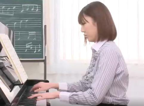 音楽教師中出しレイプ！必死に抵抗しても、生徒や男性教師に犯され続ける女教師！