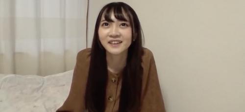 【素人ナンパ】アイドル並みの美少女の自宅に行ってハメ撮り！パイパンおマ○コに生チ○ポ挿入され大量中出しされちゃう
