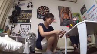 人妻を部屋に連れ込み寝とる！