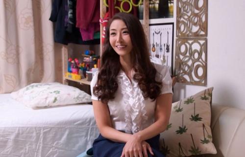熟女ナンパ☆40代には見えない美魔女奥様を部屋に連れ込み盗撮！他人棒を挿入され不倫セックスで子宮の奥にたっぷり中出しされちゃう