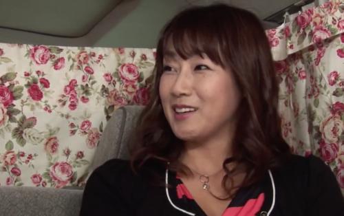 熟女ナンパ☆爆乳おっぱいの奥様を車に連れ込み愛撫したら発情❤️ホテルに移動し不倫セックスで子宮にたっぷり中出しされちゃう