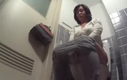 熟女ナンパ☆むっちり五十路熟女奥様を部屋に連れ込み盗撮！旦那以外のチンポでメス堕ちされ子宮の奥に中出しされちゃう