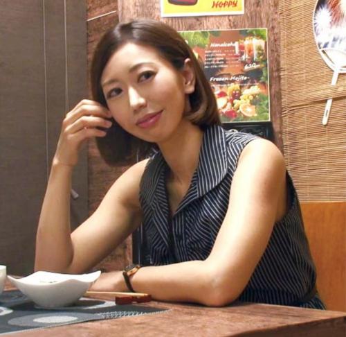 【人妻ナンパ】美人奥様をヤリ部屋に連れ込み盗撮！酔った勢いで不倫セックスでメス堕ちされ子宮に大量中出しされちゃう