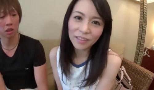 【熟女ナンパ】黒髪ロングの美熟女奥様を部屋に連れ込みハメ撮り！手マンで潮吹きされ不倫セックスでメス堕ちしちゃう