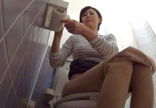 熟女ナンパ☆色白巨乳の美人奥様をヤリ部屋に連れ込み盗撮！他人棒挿入されて不倫セックスで子宮にたっぷり中出しされちゃう