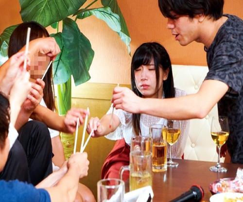 破廉恥映像！こんなの､､､やめてーーー！地味女学生が参加した飲み会でＳＥＸ目的のエロゲームに勢いでハメられちゃうとかｗｗｗ