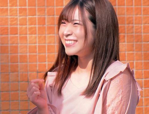 【ＪＤ初イキ体験】ま●こをゴリゴリ擦るハードピストンで、コンドームが破れて、知らないフリしたまま中出しファック