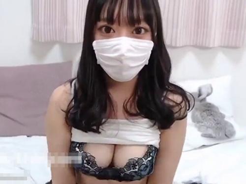 「下着お気に入り！」目がクリクリ制服Tバック美尻娘がおっぱい弄り【ライブチャット】