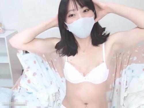 「オモチャwてってれーんw」ムラムラ清楚お嬢様が純白下着姿でエロ配信【ライブチャット】