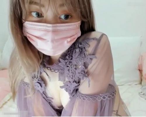 「パフパフ…見えてない？ホントに？w」セクシーネグリジェEカップ痴女が美乳首弄り騎乗位腰振り【ライブチャット】