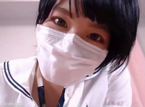 制服スケベお嬢様が純白パンティの上からパイパンマ◯コ弄り【ライブチャット】