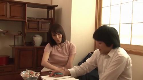 経験豊富な熟女にエロエロ手ほどきを受ける、経験未熟な僕