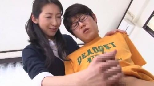お母さんと息子の近親相姦性教育。母親のオマンコにチンポを入れて、気持ち良さを体感ww