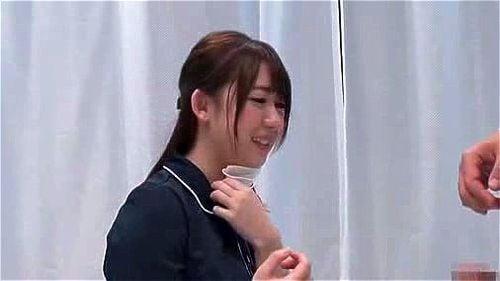 【山本蓮加】マジックミラー号にナースが乗車。怪我をして利き手が使えない男にオマンコを使って性欲処理のお手伝いww
