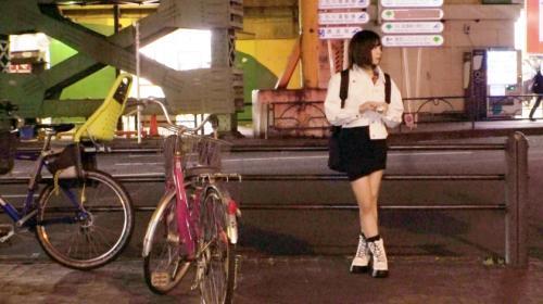 電マだけでは物足りない。デカチンポを挿れられ、恍惚の表情