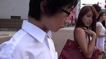 【淫乱痴女】欲求不満のきれいなお姉さんがバスで見つけたウブな男に逆痴漢！濃厚ご奉仕から立ちバックで突きまくり悶絶！