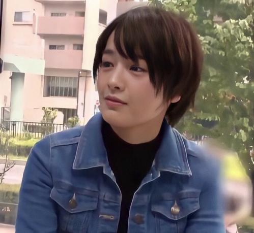 【MM号】ボーイッシュなかわいい女の子にチンポを握らせ気持ちが乗ってきたところでガン突きしてしまう！