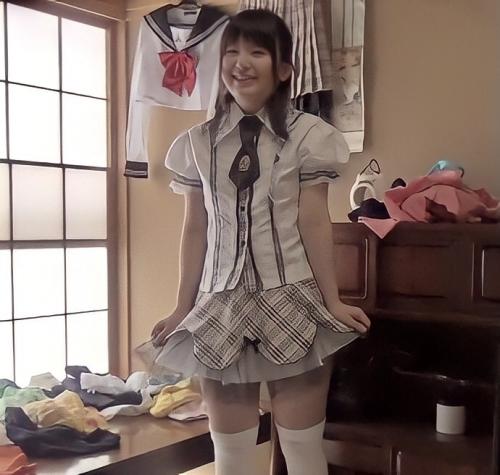 【コスプレ】かわいい格好した女の子の際どいポーズを撮影して徐々に要求をエスカレートさせていく！！