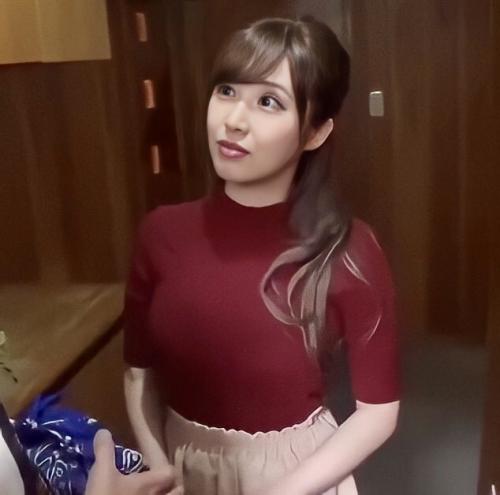 【近親相姦】巨乳の母親がオナにーしているところを目撃した息子が我慢できずにいきなりチンポを入れて犯してしまう！