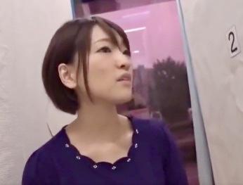 【マジックミラー】彼氏のチンポを当てないと罰ゲーム！見事に外して他人棒で貫かれて喘ぎまくってしまう！！