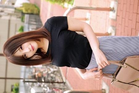 ※エロい！【素人ナンパ中出しエロ動画】人生初の素股に挑戦した美女がクリと勃起チンポが擦れ興奮しそのまま中出し挿入！