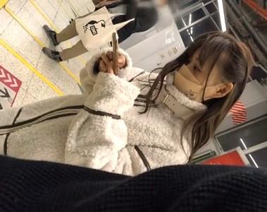 ※鬼畜！閲覧注意！【美少女レイプエロ動画】彼氏との公園デートを盗撮し電車内で痴漢、後日部屋に侵入し寝込みを襲う
