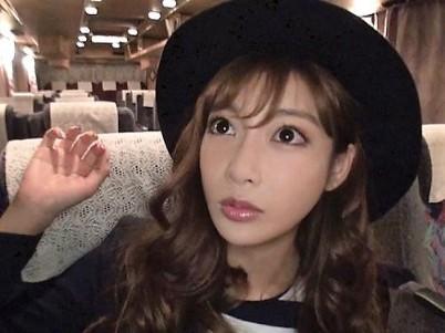 【ギャル誘惑動画】＜明日花キララ＞周りに乗客がいる深夜のバスで絶対に声を出せない状況で男を誘惑